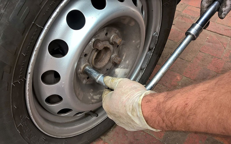 How-To-Change-A-Tire